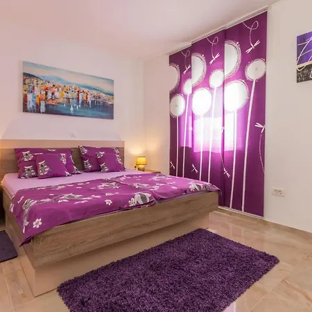 아파트 3 Bedroom Lovely In