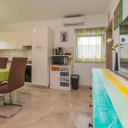 3 Bedroom Lovely In