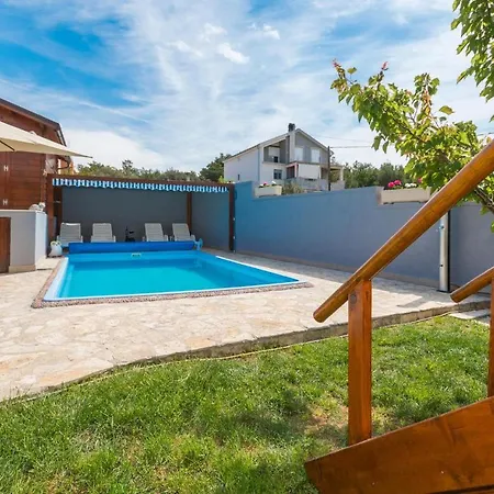 דירה 3 Bedroom Lovely In *