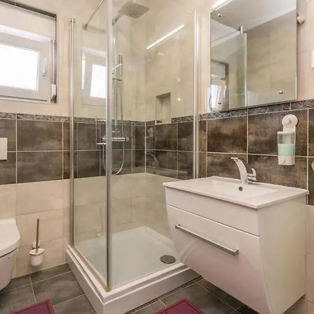 3 Bedroom Lovely In